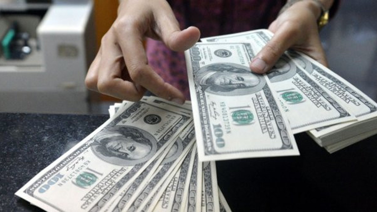 Bloomberg: Kamu bankaları yükselişi frenlemek için dolar sattı