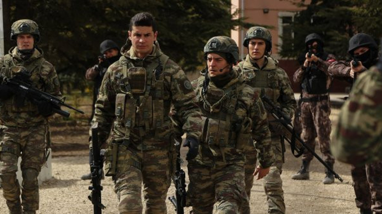 Ünlü dizinin set çalışanları isyan etti