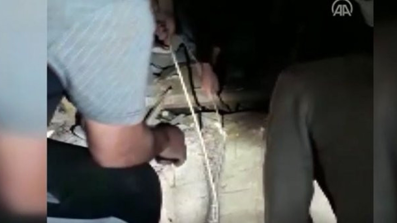 Mersin'de kuyuya düşen gencin zor anları