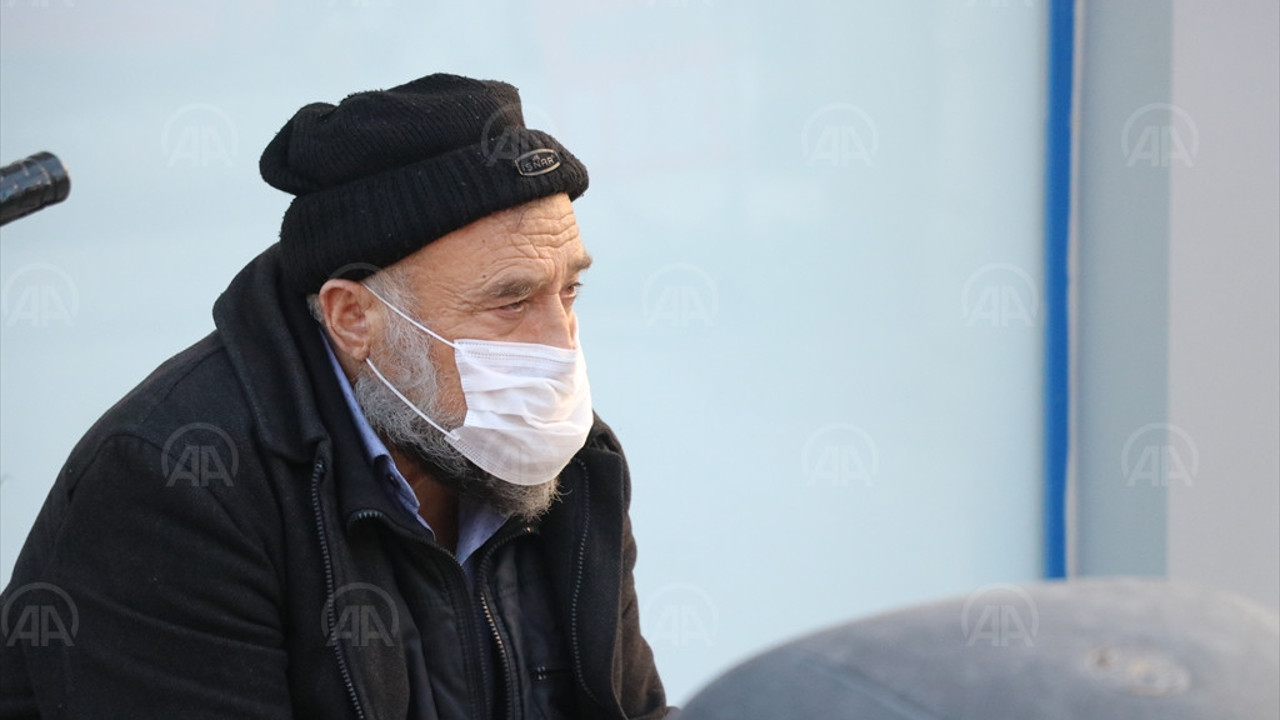 Oğlunu çekiçle öldürüp evi ateşe verdi