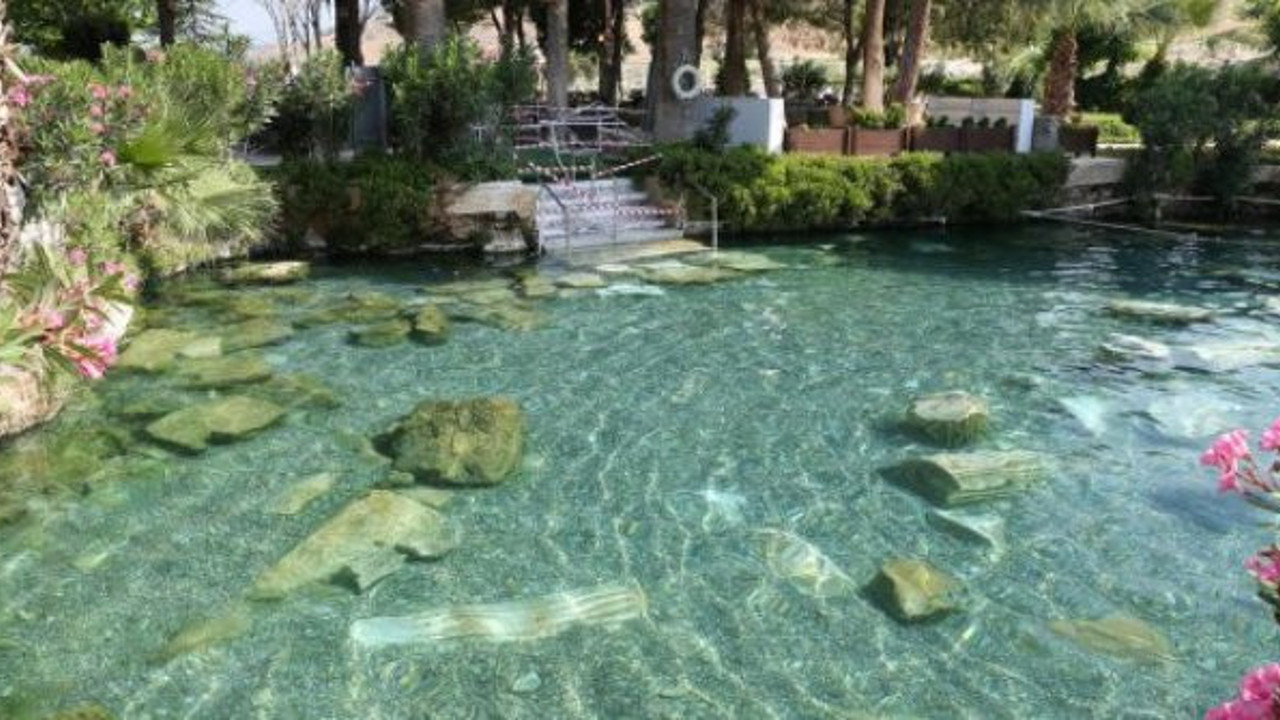 2 bin 500 yıllık antik havuz ve çevresi bomboş