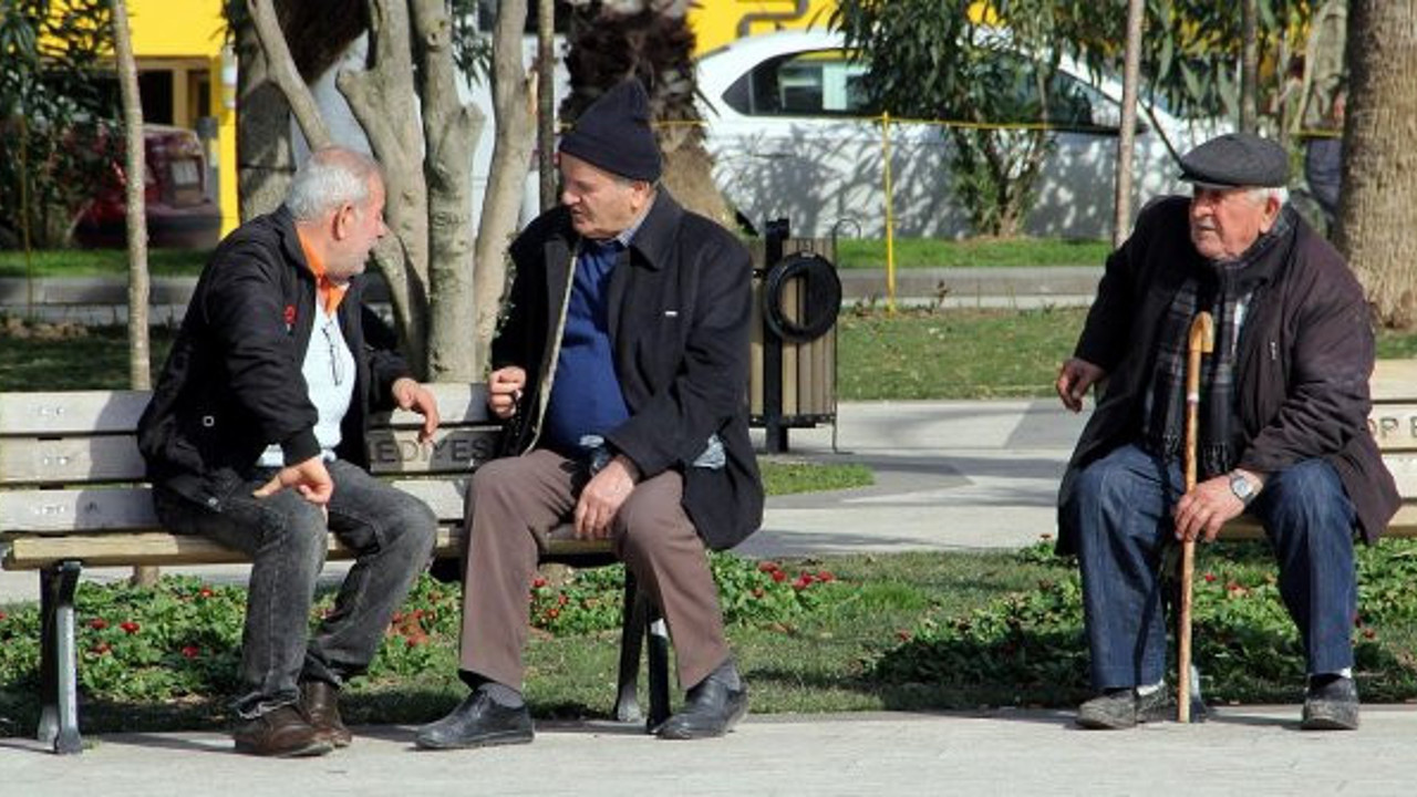 65 yaş üstüne sokağa çıkma izni geldi! 65 yaş üstü vatandaşlar ne zaman sokağa çıkabilecek? 65 yaş üstü vatandaşlar hangi şartlarda dışarı çıkabilecek?