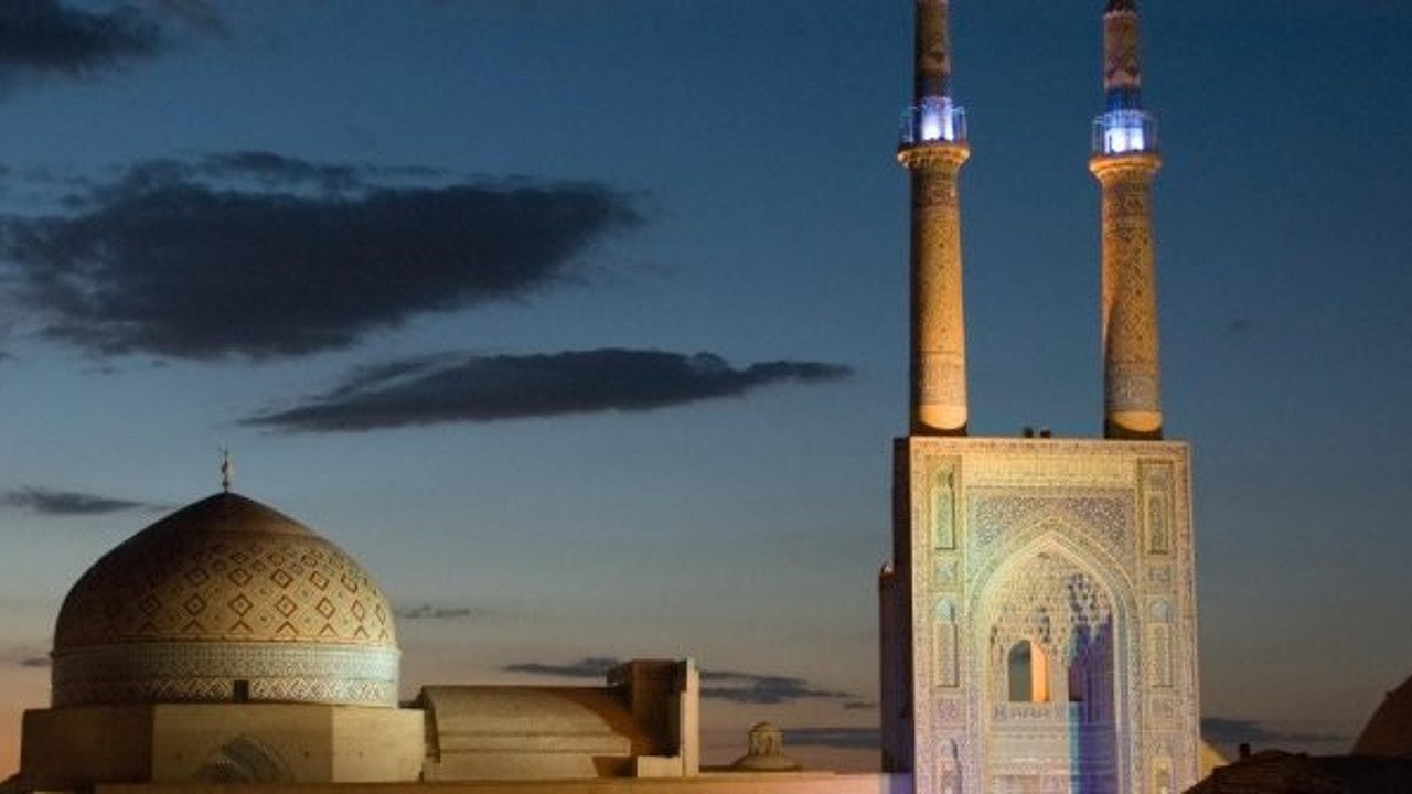 Hamaney Bilim Kurulunda konuştu, İran'da camiler açıldı