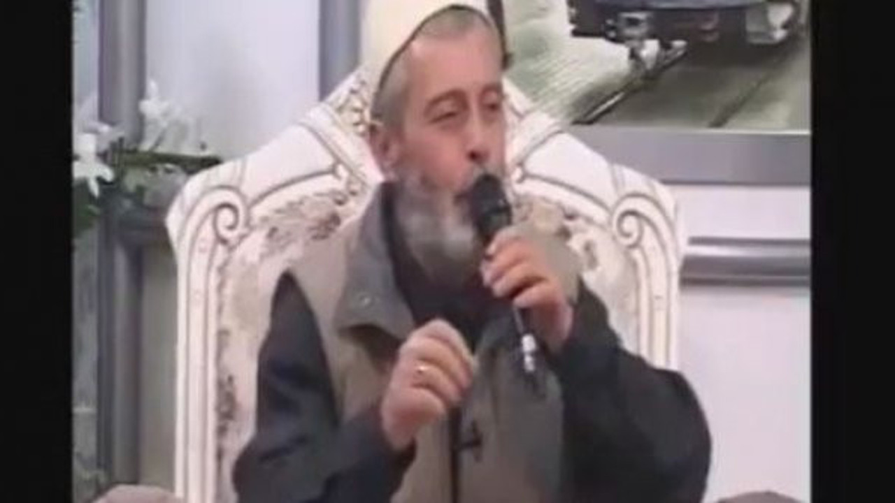 Konyalı imamın unutulmaz performansı: Canlı yayında ilahi beklerken 'tamirci çırağı' okudu