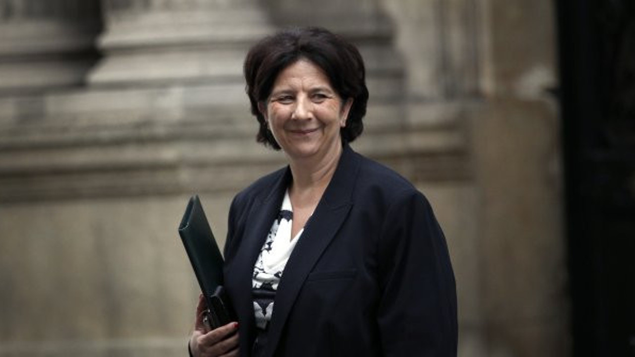 Fransız Bakan Vidal: "Kovid-19'a karşı aşı 18 aydan önce hazır olamaz"