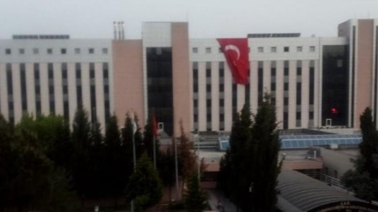 Devlet hastanesinde Atatürk posteri skandalı: Gece yarısı operasyonu