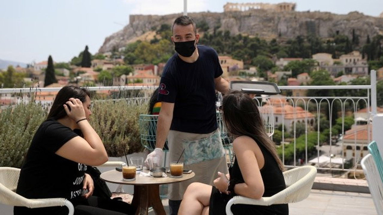 Komşuda kafe ve restoranlar açıldı