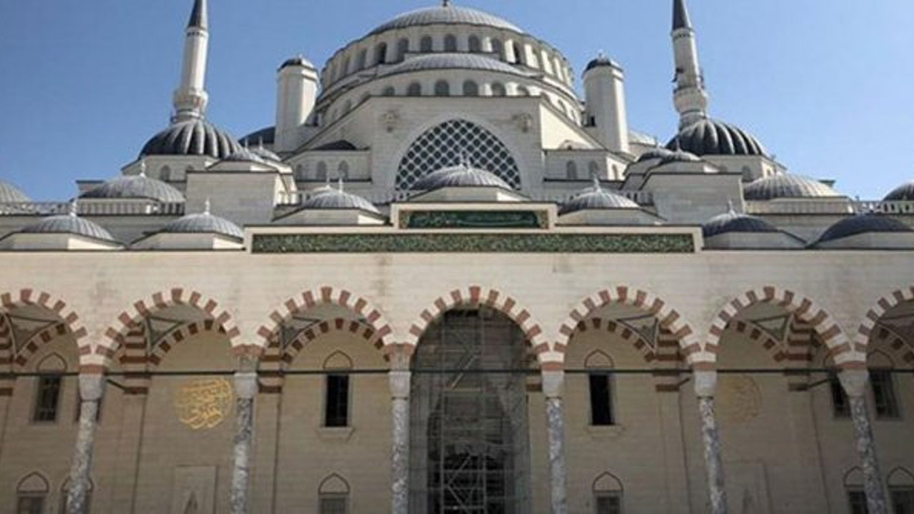 AKP’li belediye borcunu camiyle ödeyecek, AKP’li meclis üyelerinin haberi yok