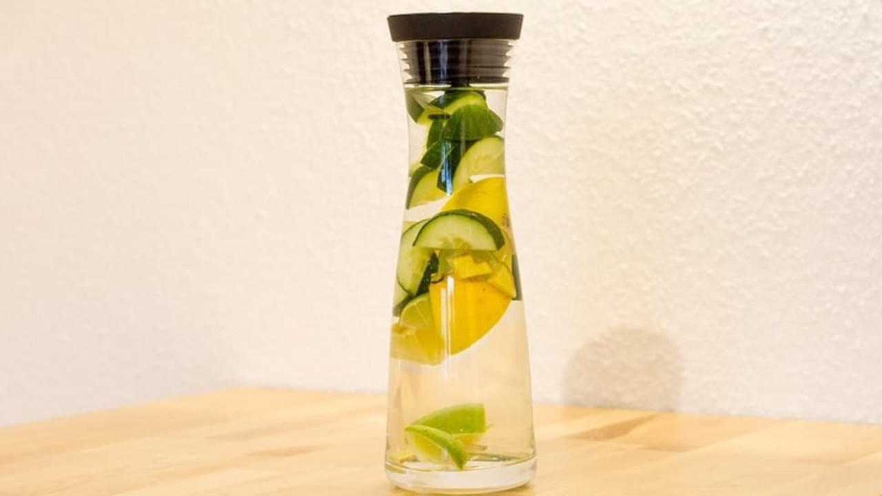 Cildi tazeleyen detoks tarifi: Naneli su! Naneli suyun faydaları