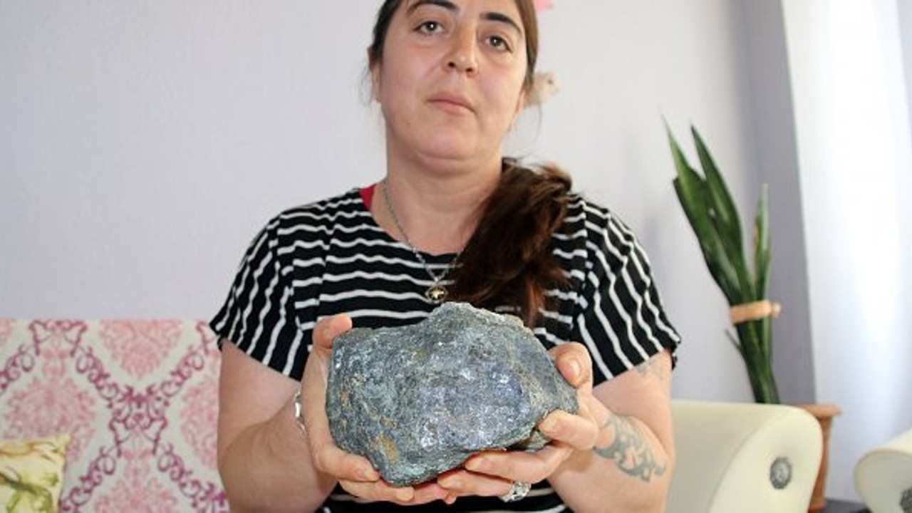 Düzce'de çilek toplarken buldu: Esrarengiz göktaşını eline aldığına neler olduğunu anlattı