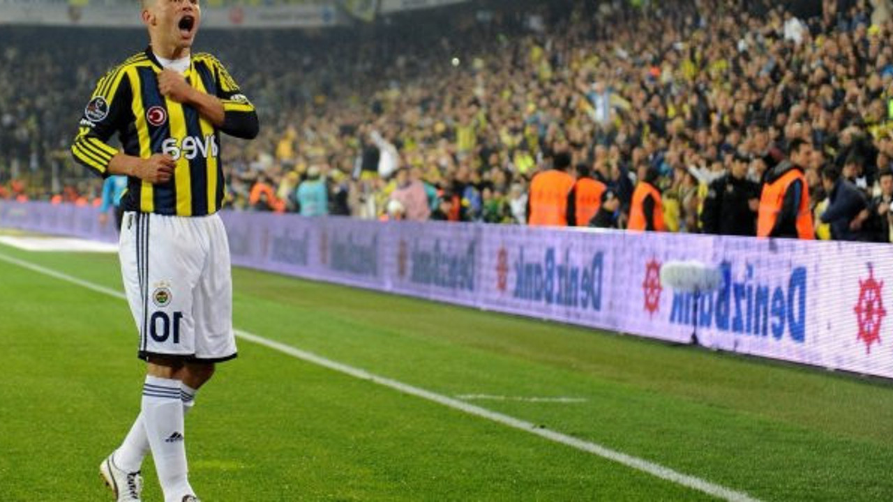 Fenerbahçe'nin efsane ismi Alex de tartışmalara katıldı