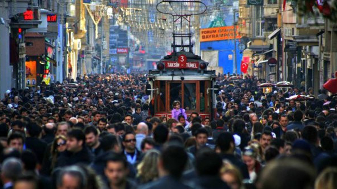 İktisat profesöründen işsizliğin düşürülmesi için öneri: Sektörler arası geçiş olmalı