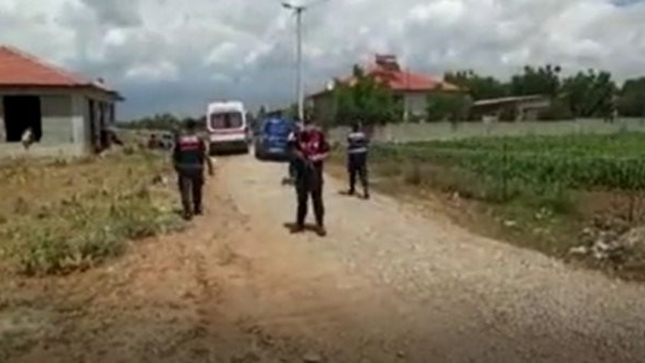 Eşi ve 2 çocuğunu öldürüp, intihar etti