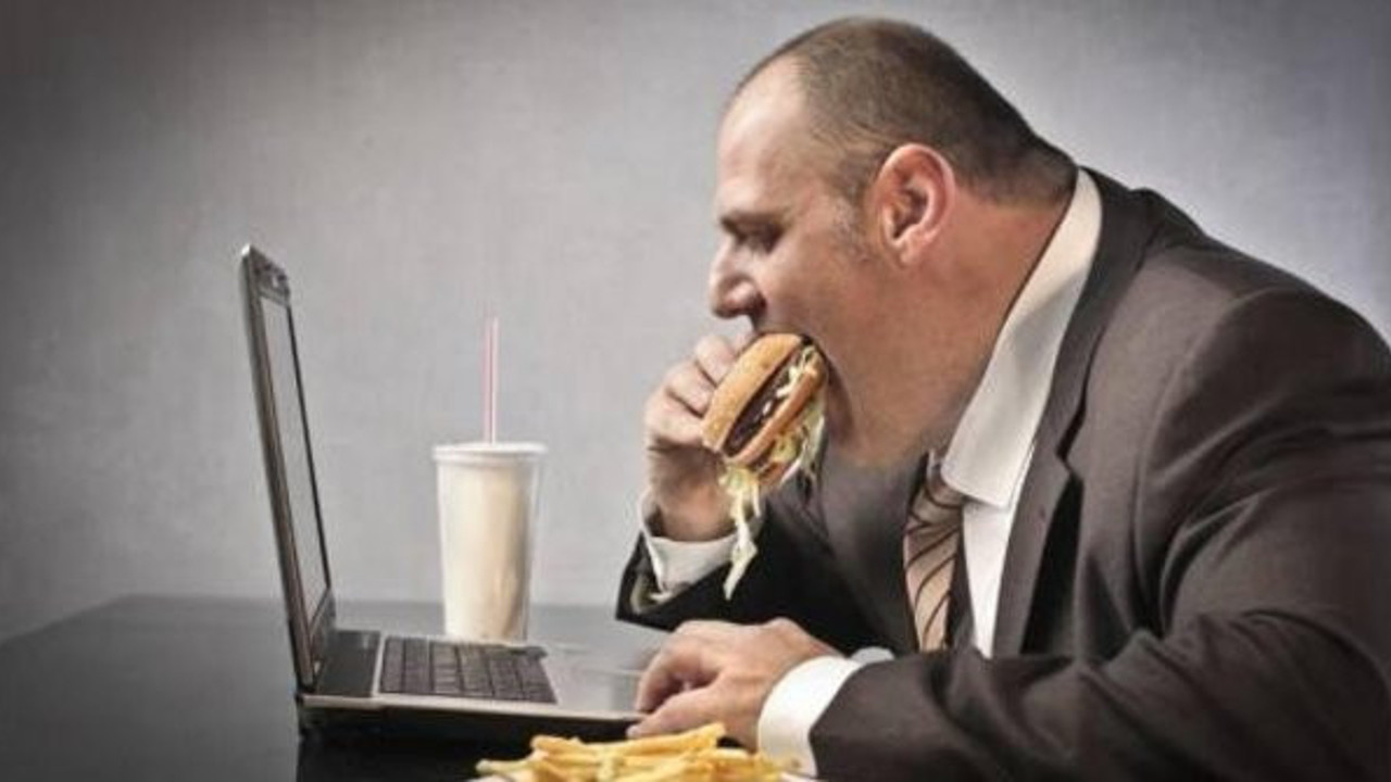 Türk profesör işin sırrını çözdü! Şişmanlamamak için tek yapacağınız...