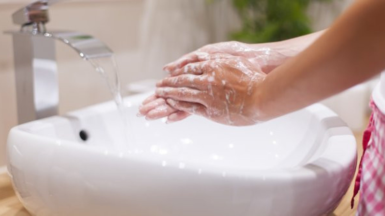 Sık sık el yıkama ciltte kuruluğa sebep oluyor! Ciltte kuruluğa ne iyi gelir?