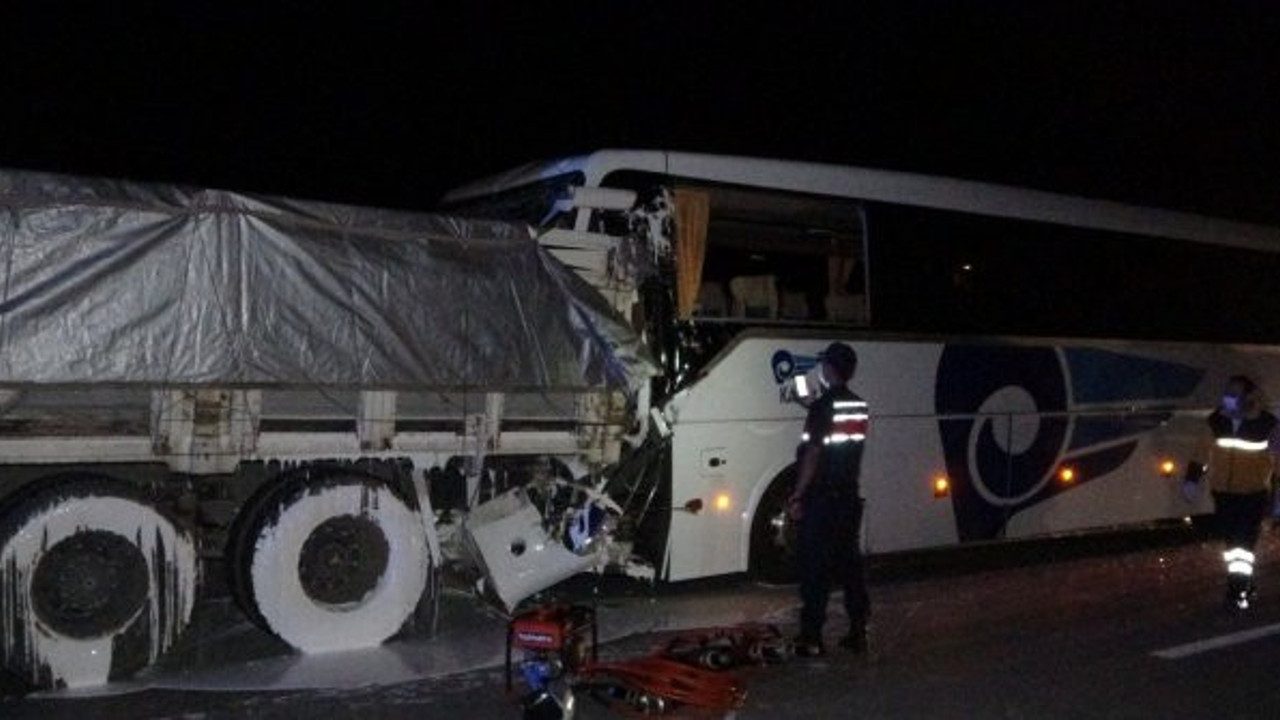 Uyuyan şoför dehşet saçtı