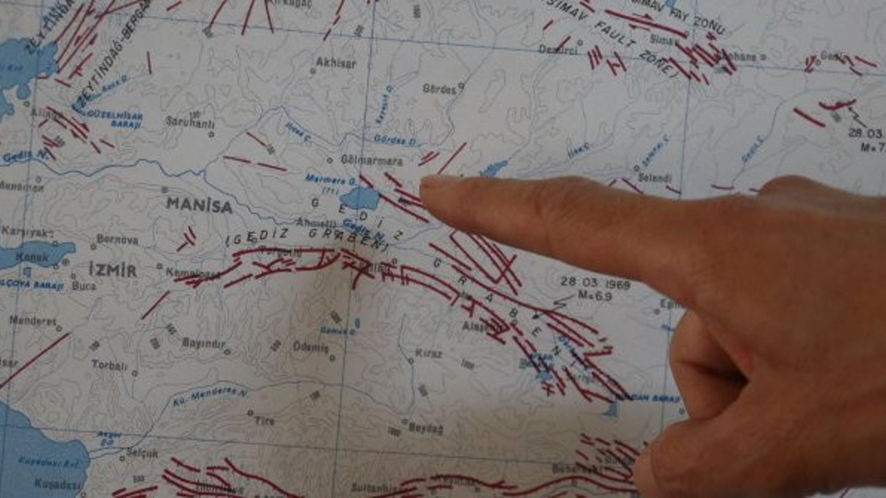 Deprem uzmanından korkutan uyarı: Saatli bomba gibi patlayacağı zamanı bekliyor!