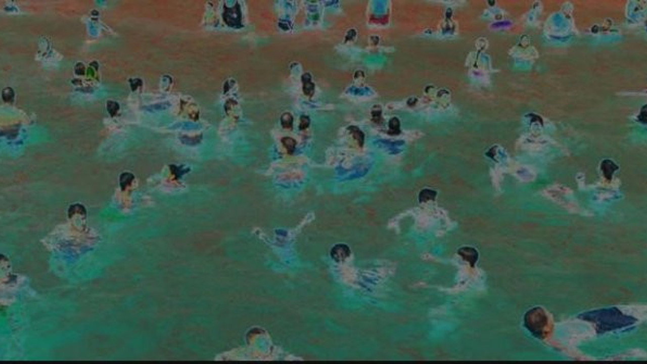 Enfeksiyon hastalıkları uzmanı uyardı: Havuza girmeden önce iki kez düşünün