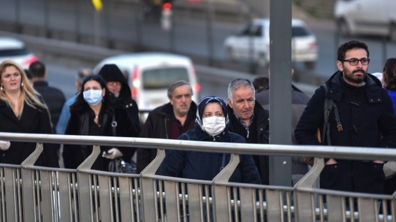 İlk defa bu kadar net konuştular: Aşı için büyük umutlara kapılmayın, ikinci dalga için hazır olun