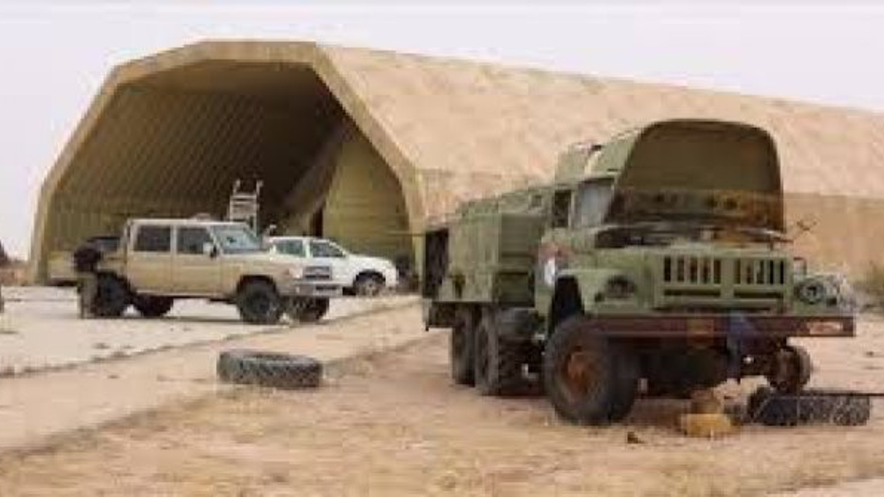 Türkiye'nin askeri üs kurmayı planladığı Vatiyye Üssü, kimliği belirsiz jetlerle vuruldu