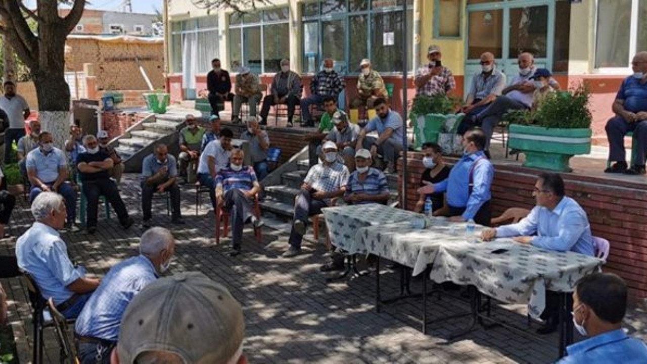 AKP’li vekile kendi köyünde büyük tepki... Eleştirileri duyunca sinirlerine hakim olamadı