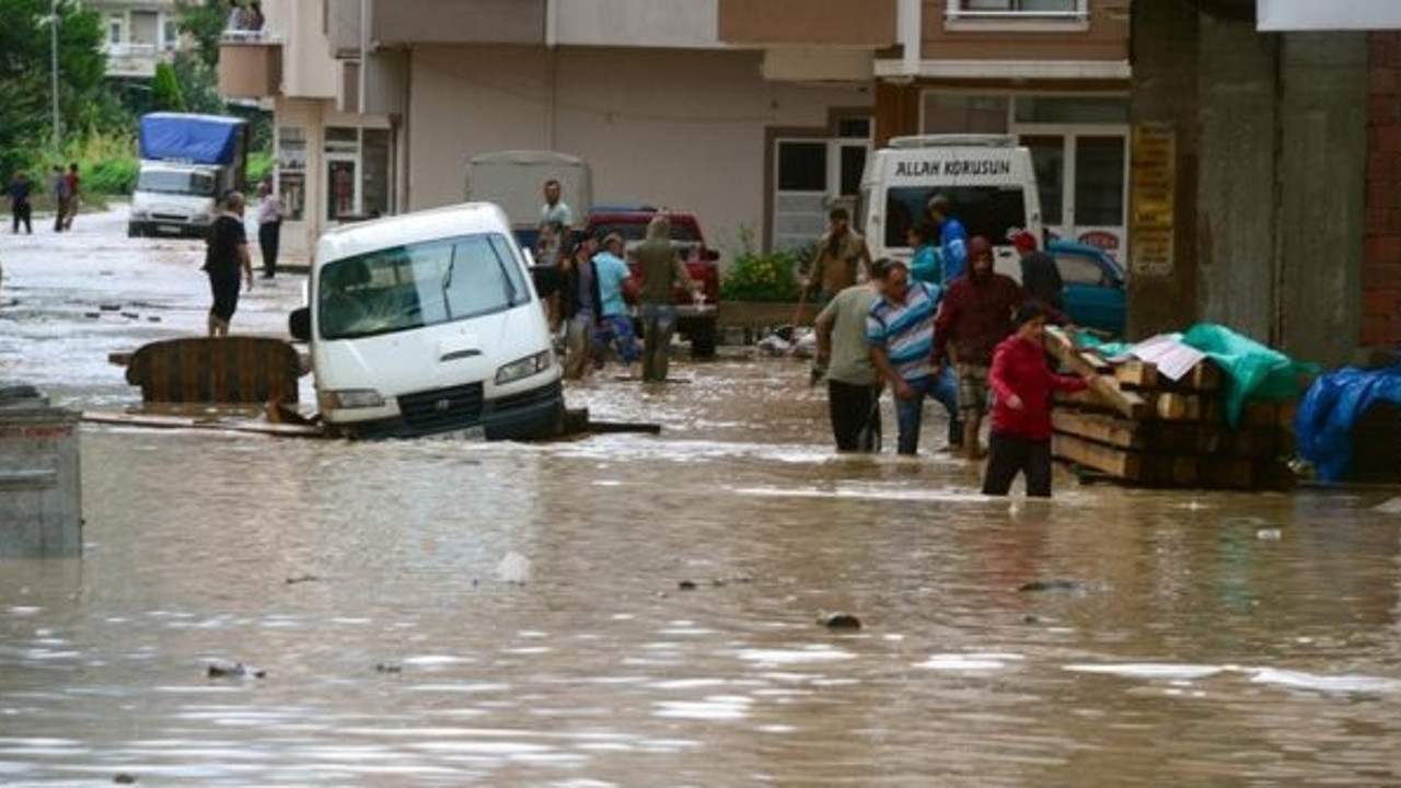 Meteorolojiden son dakika uyarısı! Yaz geldi diye sevinmeyin 6 ile sel uyarısı