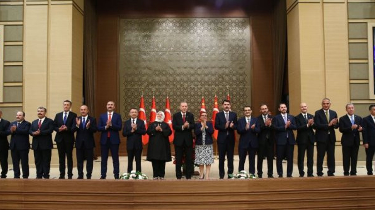 Abdülkadir Selvi kulislerden sızan bilgiyi yazdı! İşte kabine değişikliğinin yapılacağı tarih