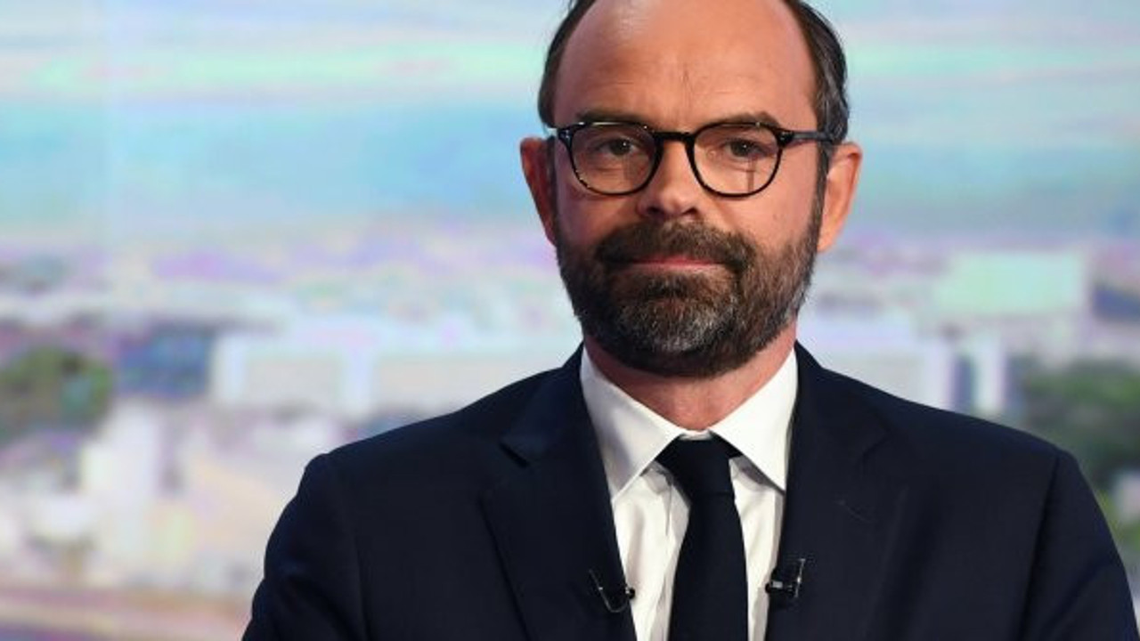 Fransa'da görevinden istifa eden Başbakan Edouard Philippe'ye soruşturma
