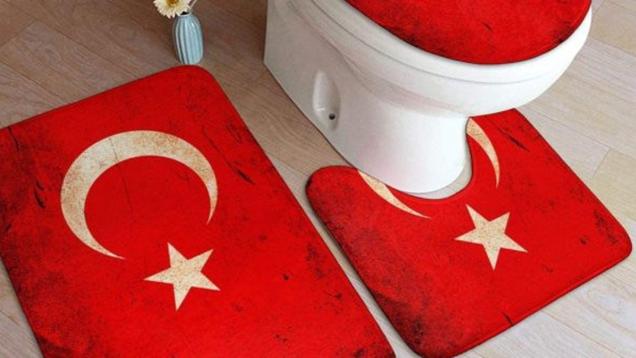 Siz bu bayrağı sahipsiz mi sandınız, dünyanın en zengin şerefsizi bu paspasları satıyor