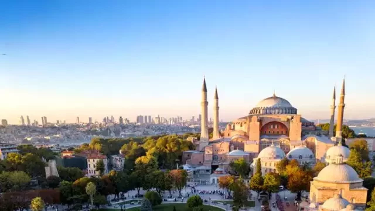 Ayasofya'nın açılacağı tarih ile ilgili çarpıcı Lozan detayı!