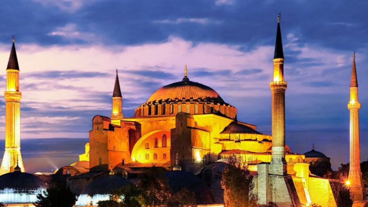 Karamollaoğlu’ndan Ayasofya kararı için yeni açıklama: “Siyasi şova dönüştürmek fethin ruhuna yakışmaz”