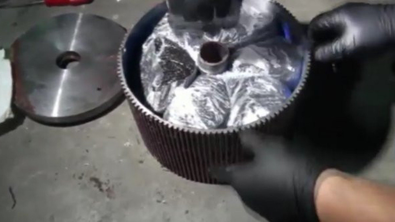 Araçtaki uyuşturucu zulası polisi şaşırttı