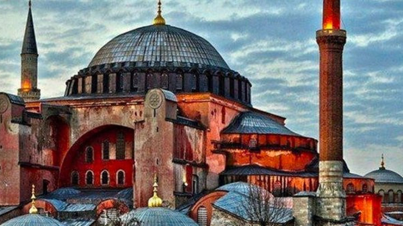 Ayasofya’nın adı değişti