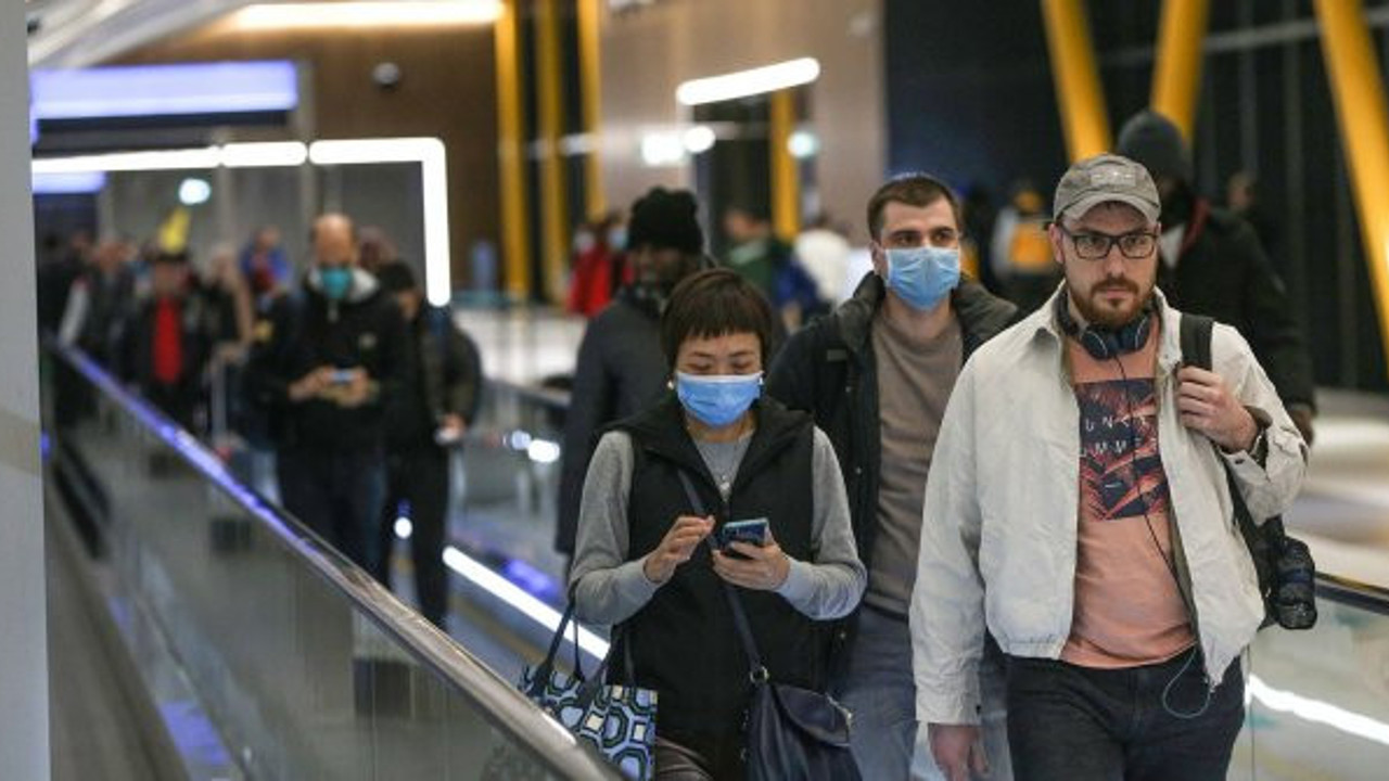 Bilim kurulu üyesi, "virüsün amacı bizi öldürmek değil" dedi ve açıkladı