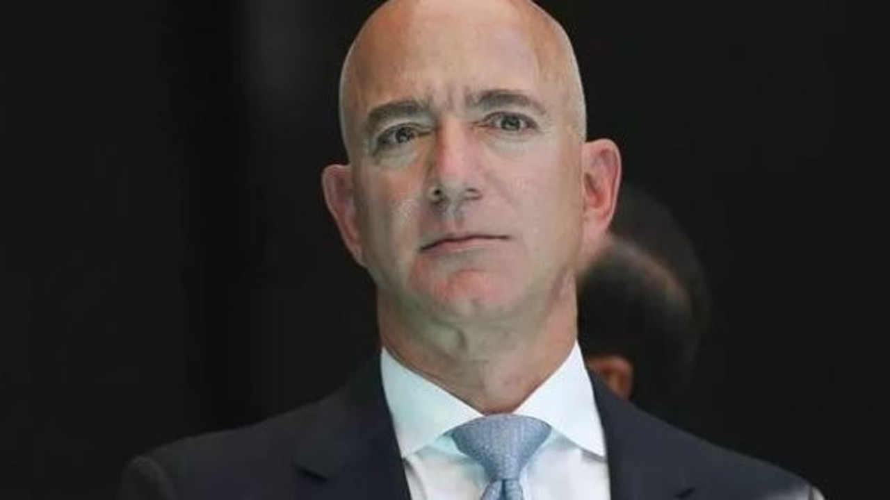 Jeff Bezos 24 saatte tarihe geçti