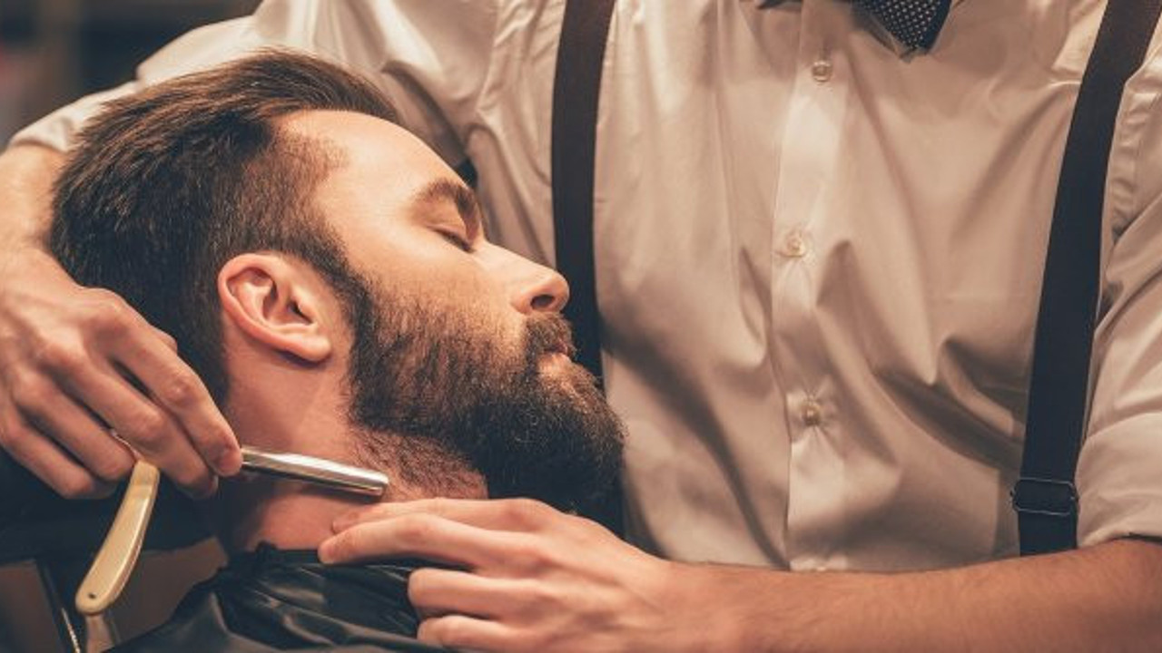 Bu ilimizde yaşayanlar dikkat: Makyaj ve jiletle sakal tıraşı yasağı kaldırıldı