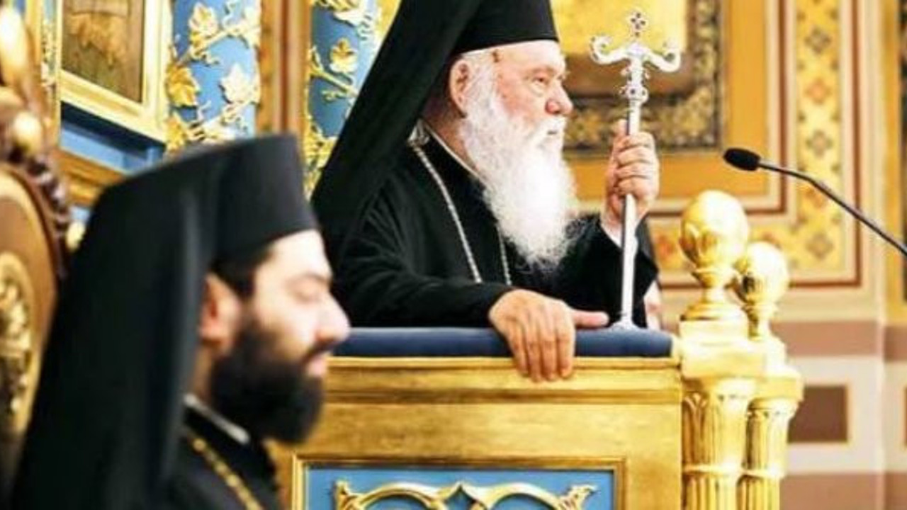 Bayrak rezaleti sonrası Yunan Kilisesi liderinden küstah sözler!