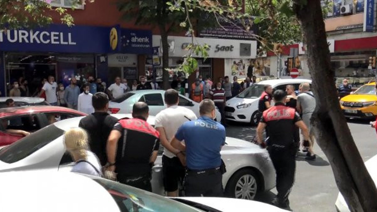 Polis güçlükle ayırdı! Avcılar'da yumruk ve tekmeler havada uçuştu