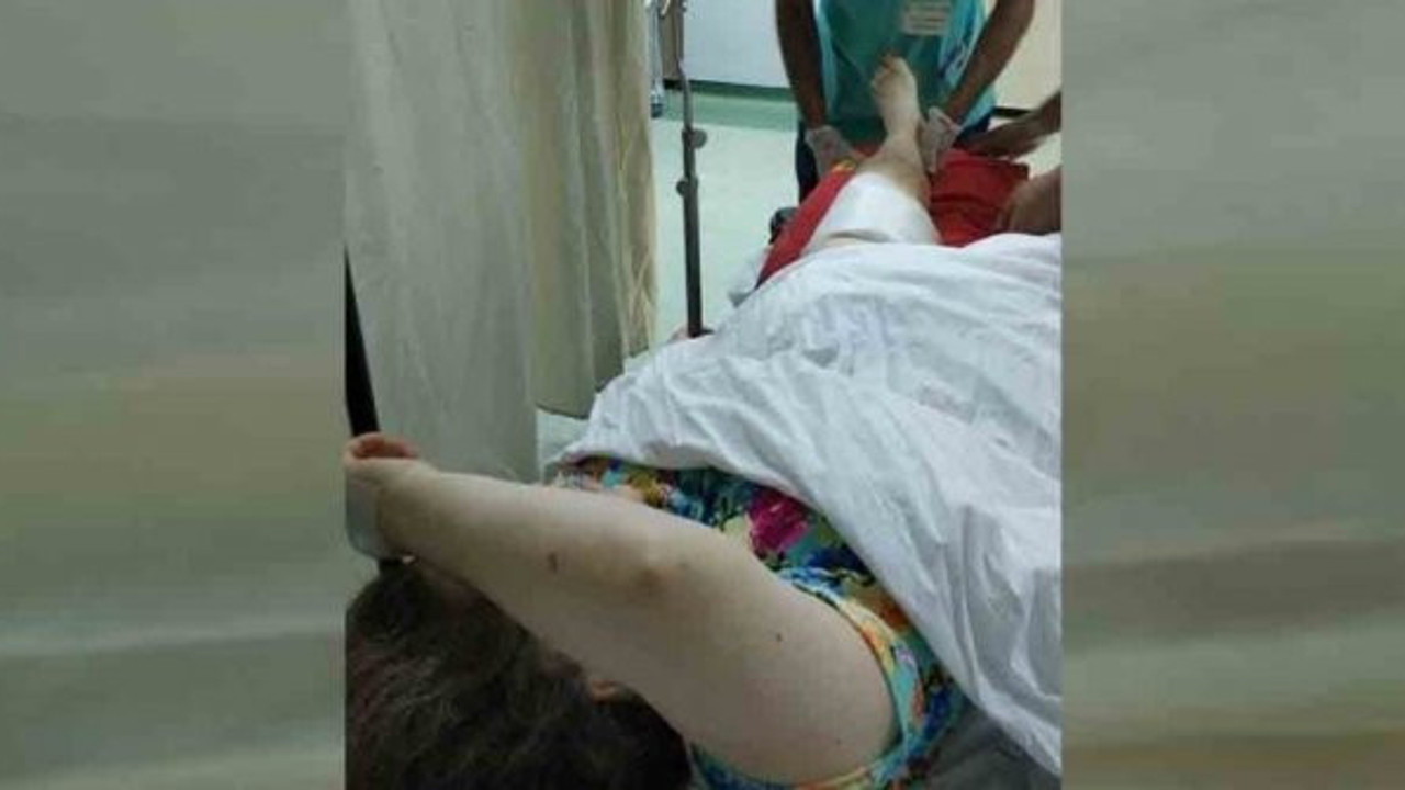 Tilkiye ateş etmek isteyen çocuk annesini vurdu