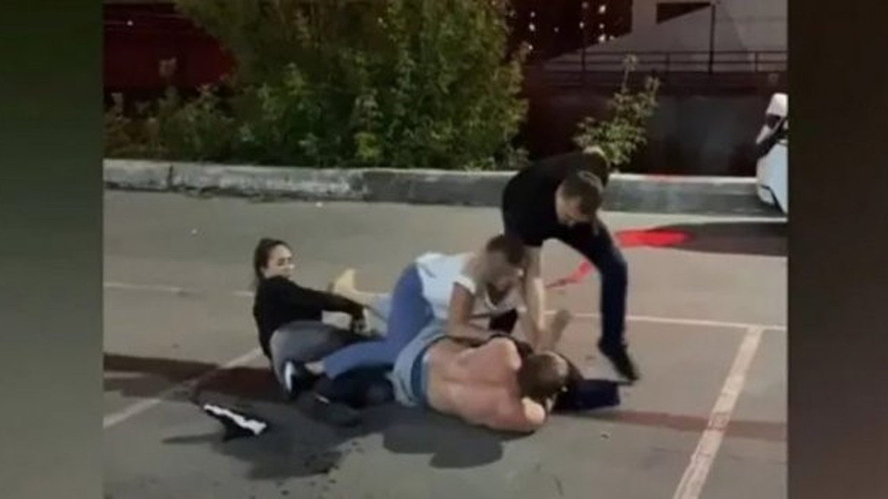 Boksör kadın ile boksör erkeğin kavgasında yoldan geçen öldü