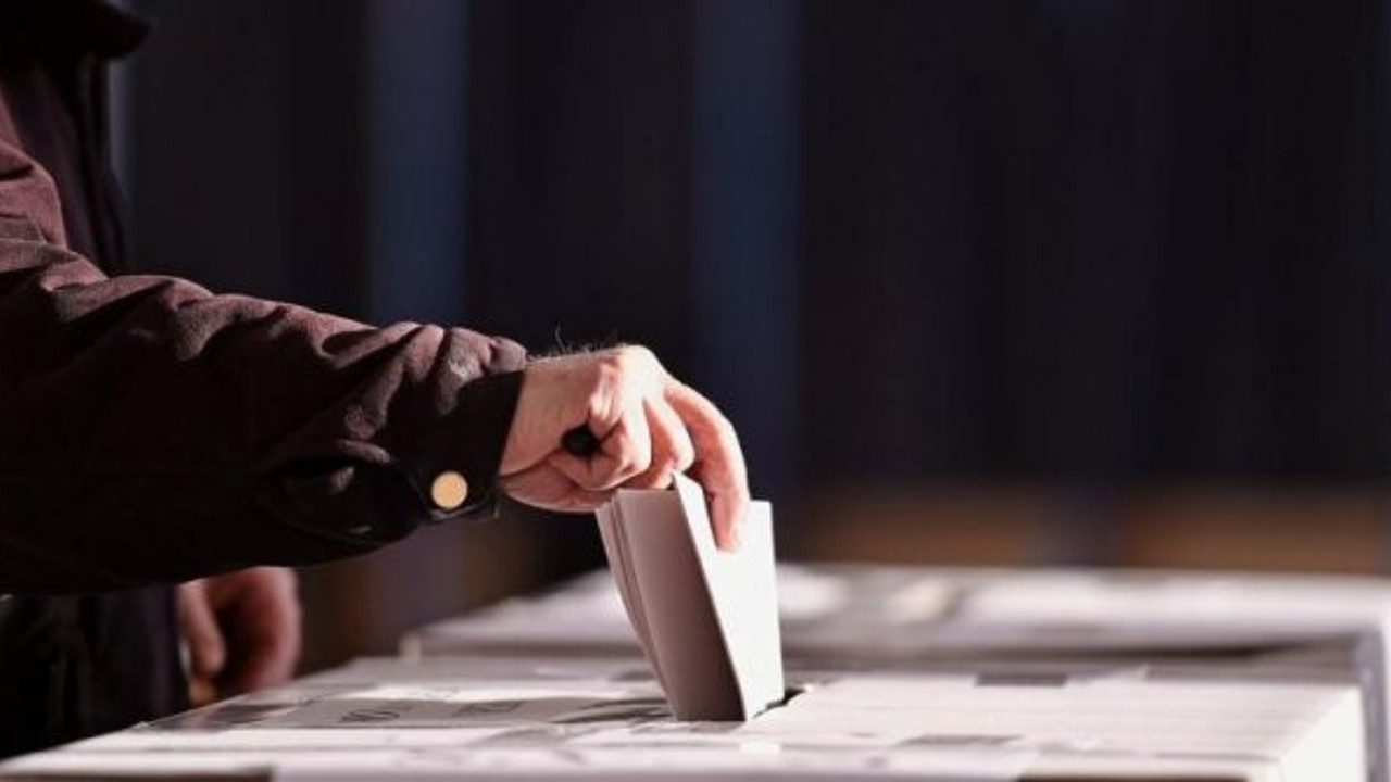 Muhalefet ‘seçmen yaşı 16’ya düşsün’ deyince, Meclis’te kıyamet koptu!