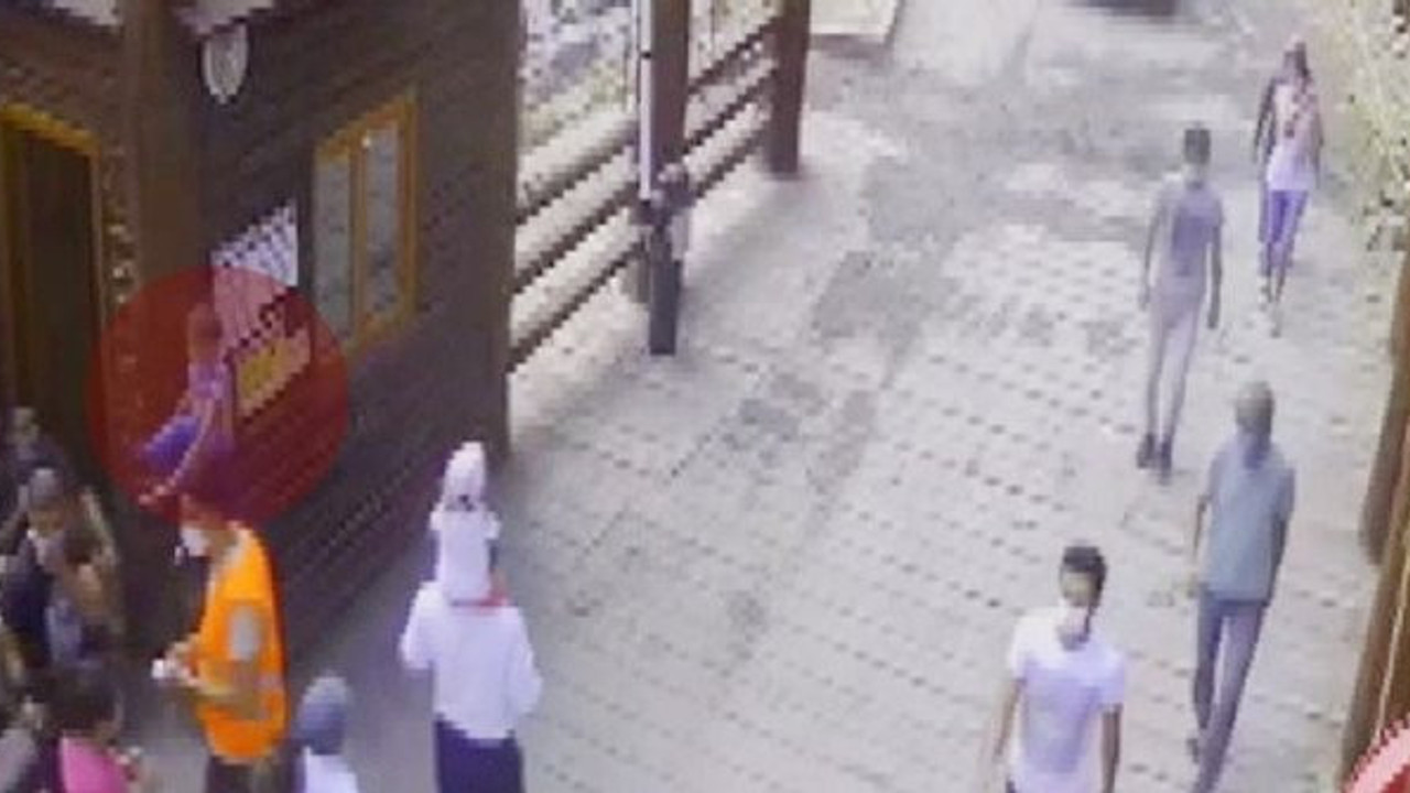 Çocuk kafa üstü düşerken 'Askeri refleks' devreye girdi! O anlar saniye saniye kaydedildi