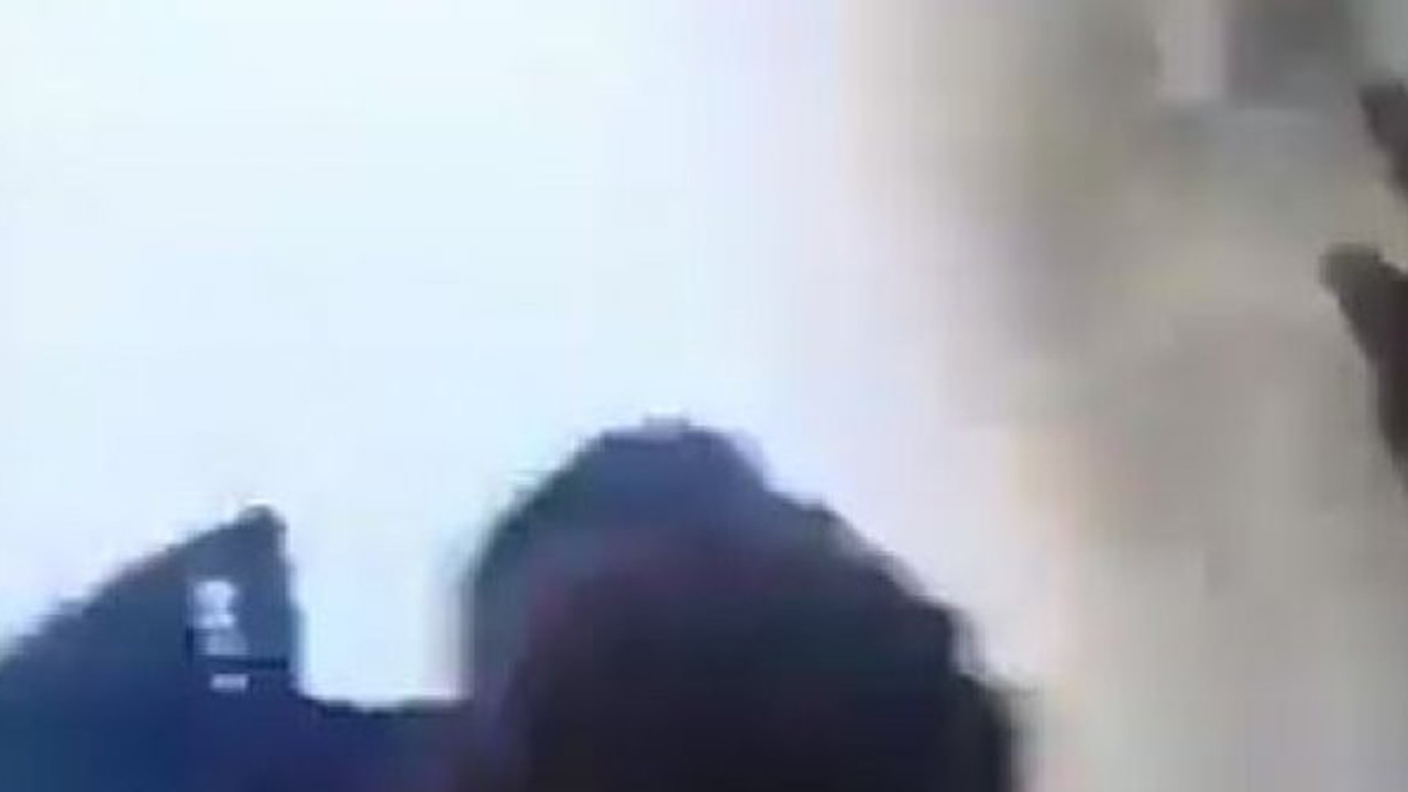 Patlamanın basıncı kameramanı böyle yuttu: Beyrut'taki patlamadan şok görüntü