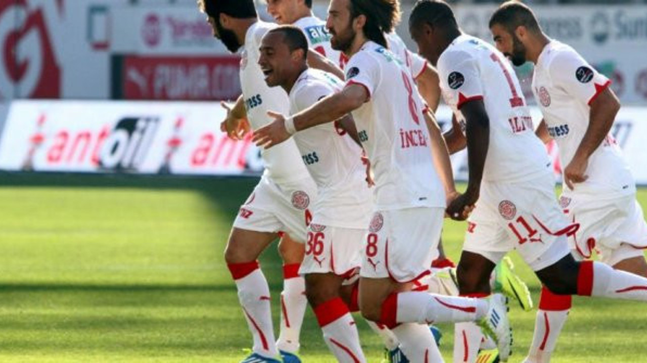 Antalyaspor 5 futbolcu ile yollarını ayırdı