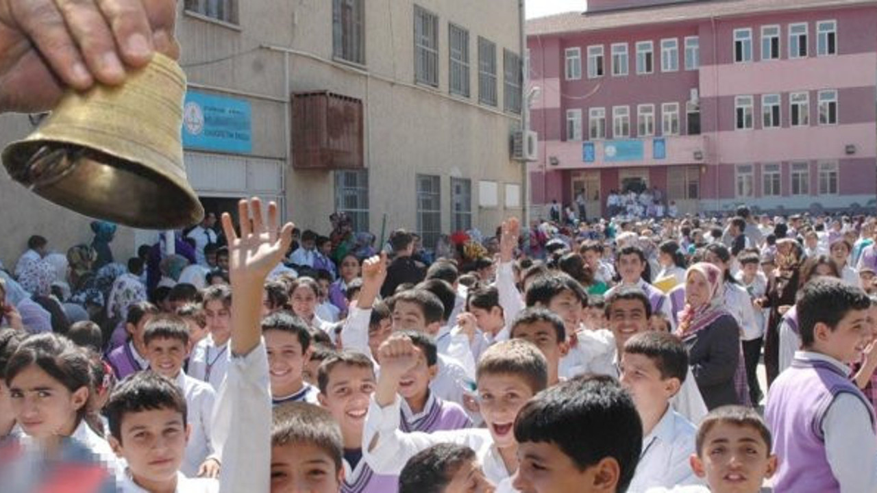 Prof. Dr. Ceyhan'dan kademeli eğitim önerisi: 10 yaşındakiler okula gitsin küçükler 1 ay beklesin