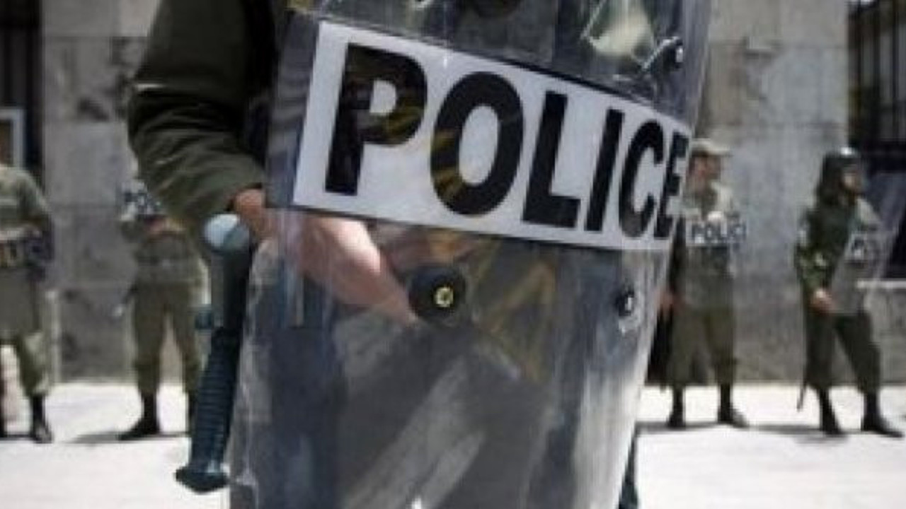 İran'da kara para aklayan çete çökertildi