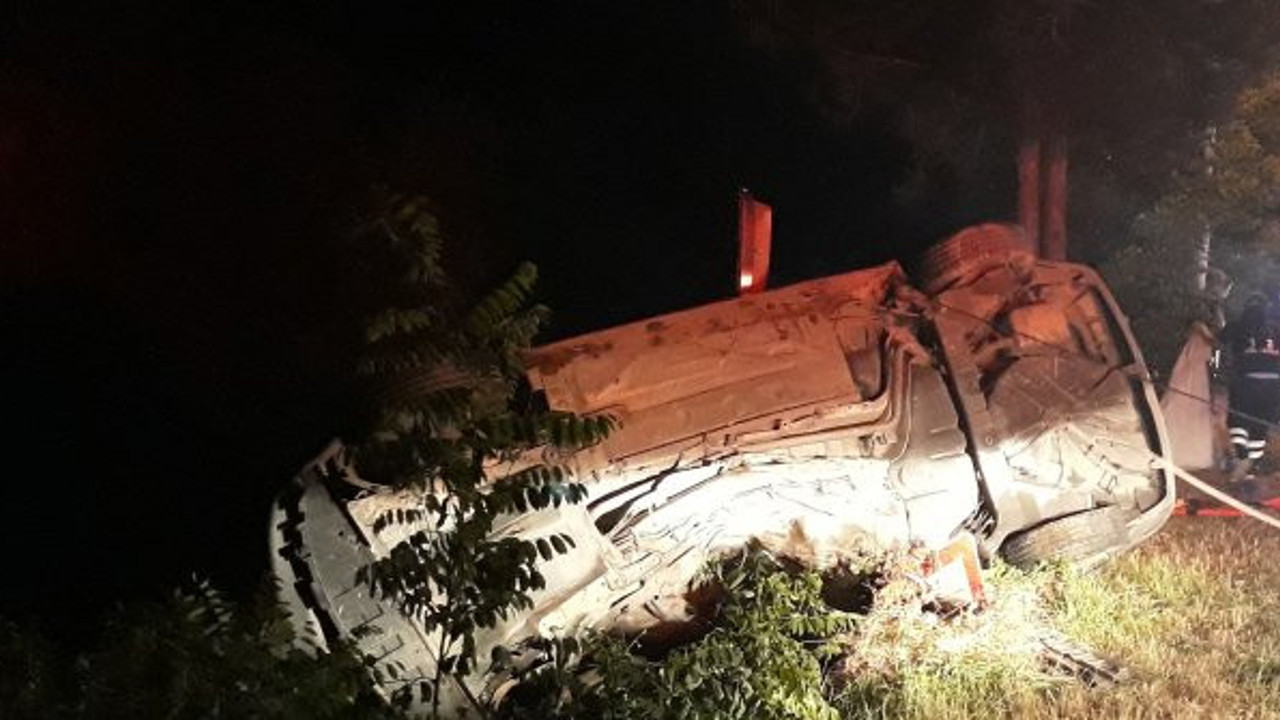 Otomobili Harşit Çayı'na uçmaktan ağaç kurtardı!