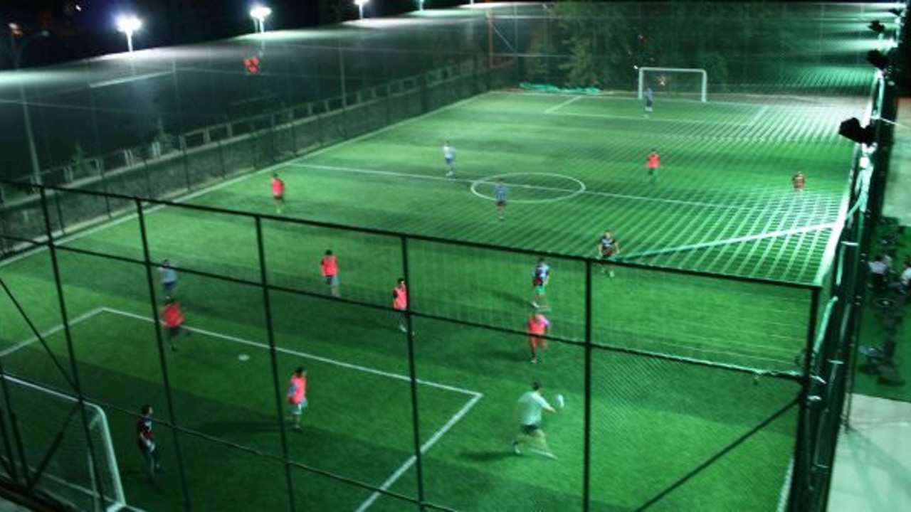 Canı isteyenin top oynama dönemi bitti! Halı sahalara HES kodu ile girilecek