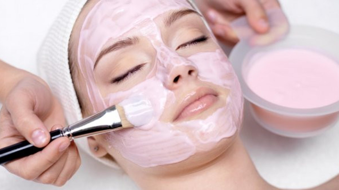 Yüzünüz çiçek açacak! 6 yaz meyvesiyle 6 maske tarifi