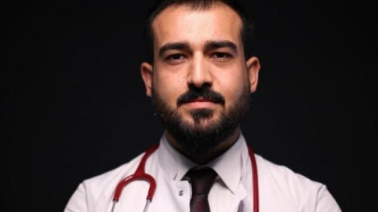 Babası koronadan ölen doktorun maske isyanı: Sağık Bakanı Koca'dan yardım istedi ama olmadı